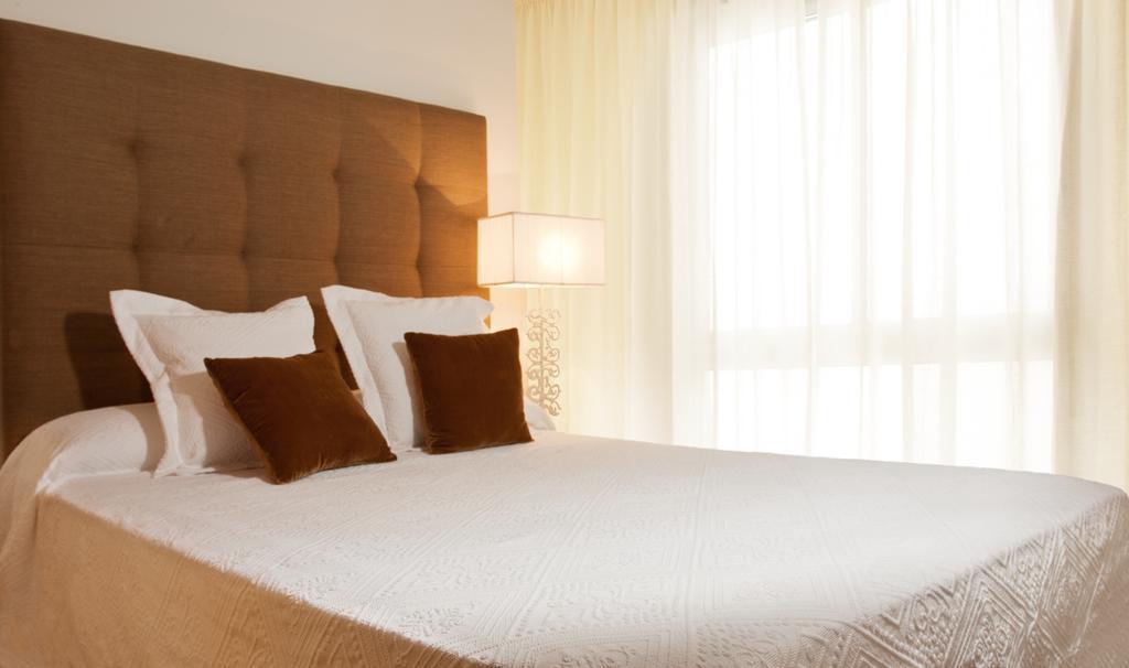 Urbanliving Fajardo Apartment Malaga Room photo