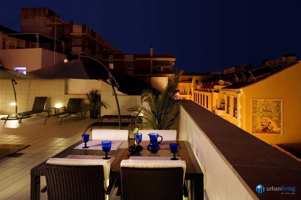 Urbanliving Fajardo Apartment Malaga Room photo