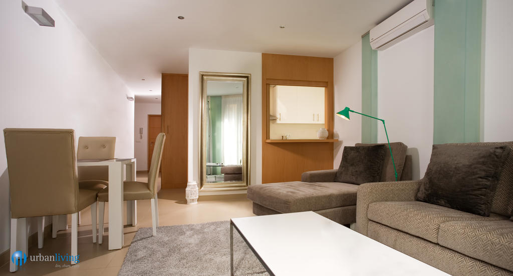 Urbanliving Fajardo Apartment Malaga Room photo